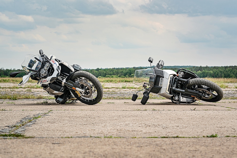 BMW R 1250 GS Harley-Davidson Pan America Special