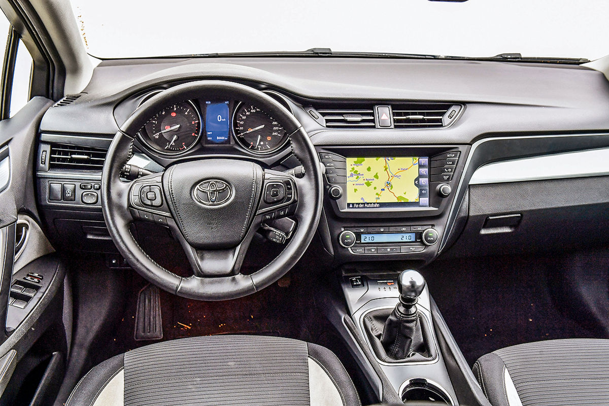 Toyota Avensis Touring Sports: Gebrauchtwagen-Test - AUTO BILD