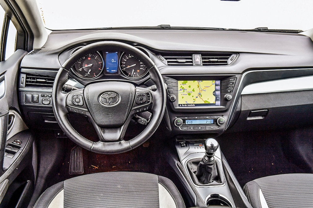 Toyota Avensis Touring Sports