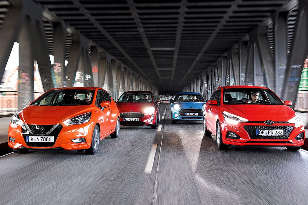 Nissan Micra IG-T 100 Ford Fiesta 1.0 EcoBoost Mini One Hyundai i20 blue 1.0 T-GDI Nissan Micra IG-T 100 Ford Fiesta 1.0 EcoBoost Mini One Hyundai i20 blue 1.0 T-GDI