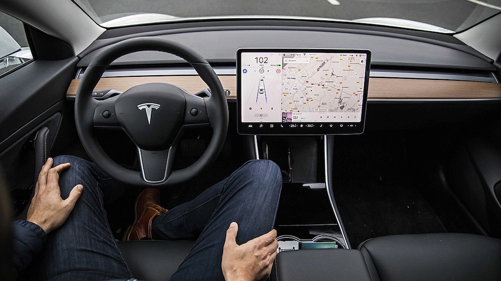 Tesla Model 3 Autopilot-Funktion Tesla Model 3 Autopilot-Funktion