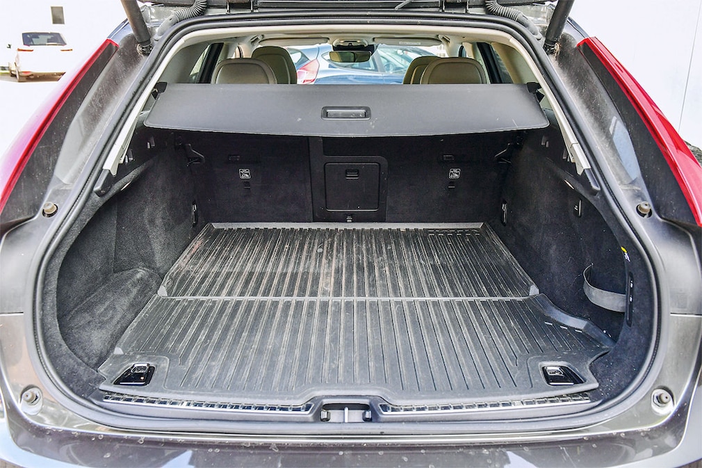 Volvo V90 D4 Cross Country
