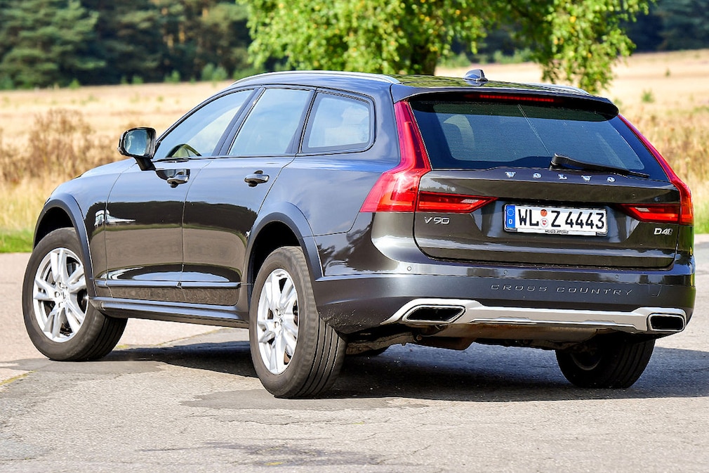 Volvo V90 D4 Cross Country