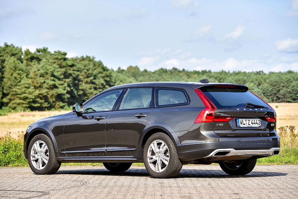 Volvo V90 D4 Cross Country