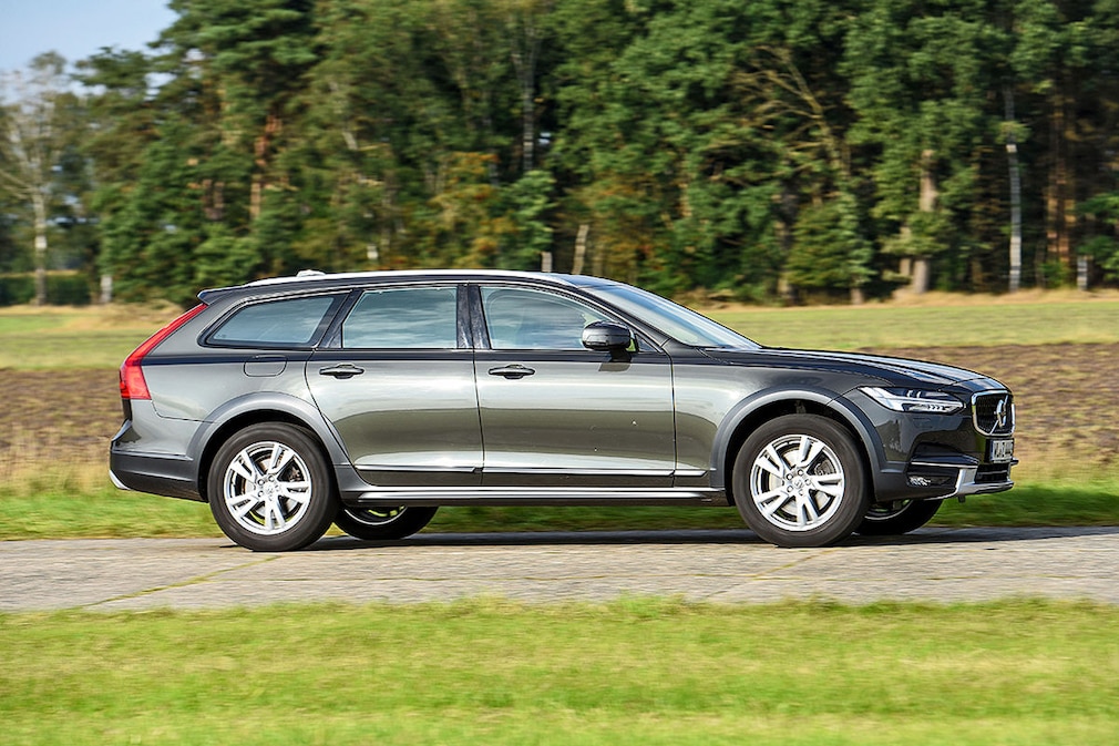 Volvo V90 D4 Cross Country