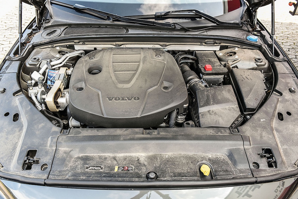 Volvo V90 D4 Cross Country
