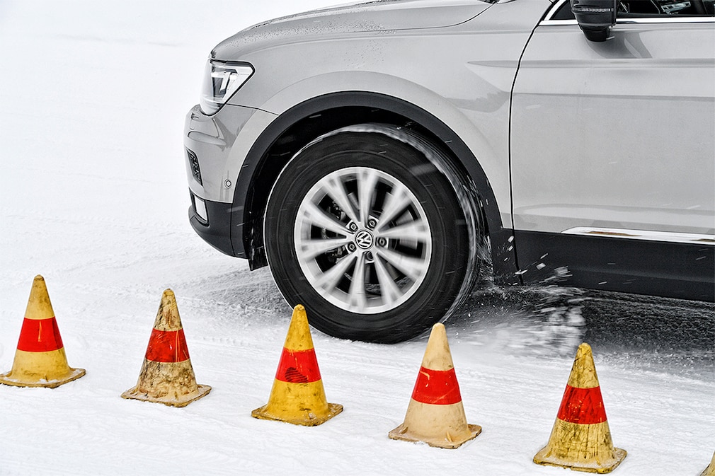 Winterreifen 235/55 R 18 V - Traktion auf Schnee
