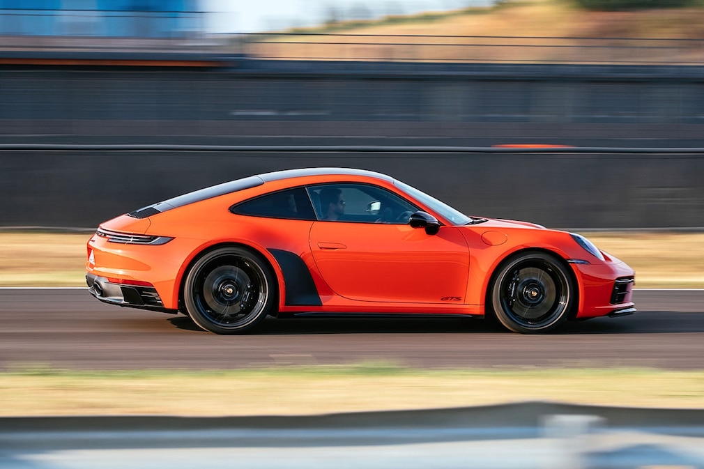 Porsche 911 Carrera 4 GTS PDK