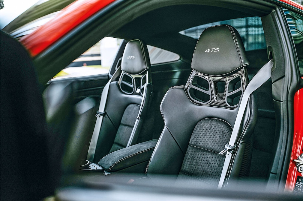 Porsche 911 Carrera 4 GTS PDK