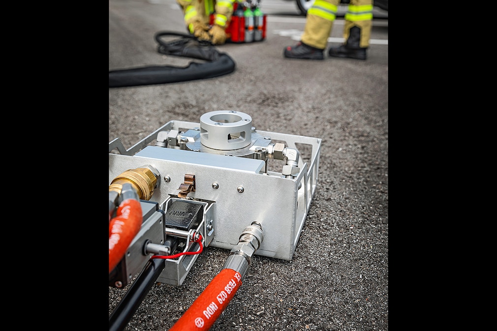 Feuerwehr Batterielöschsystem für E-Autos Feuerwehr Batterielöschsystem für E-Autos