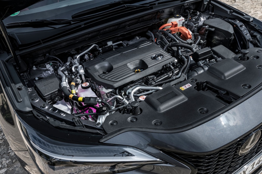 Lexus NX 450h+ AWD