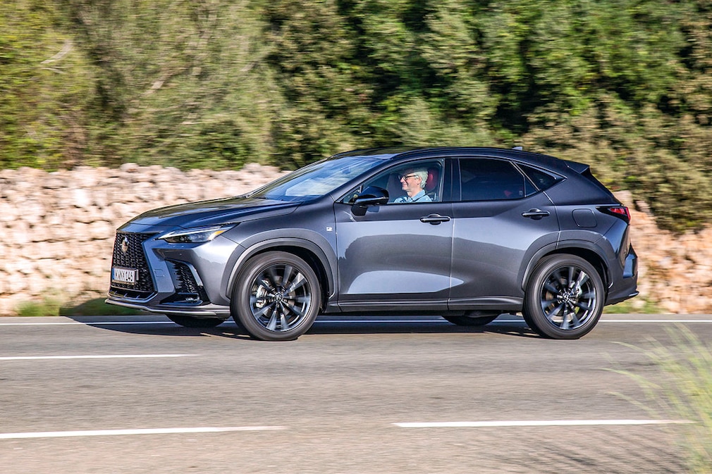 Lexus NX 450h+ AWD