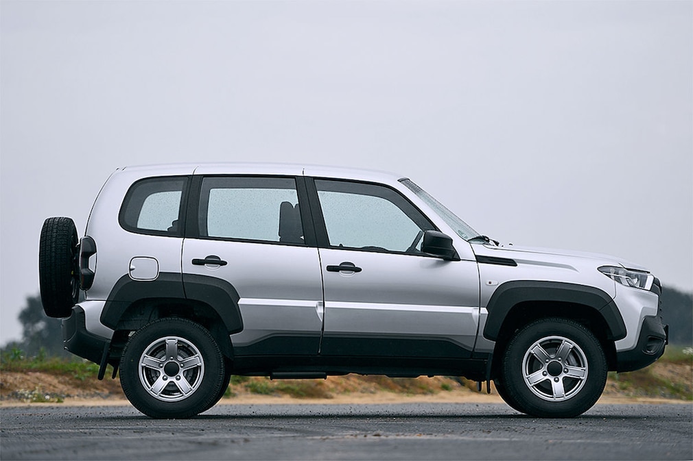 Lada Niva Travel