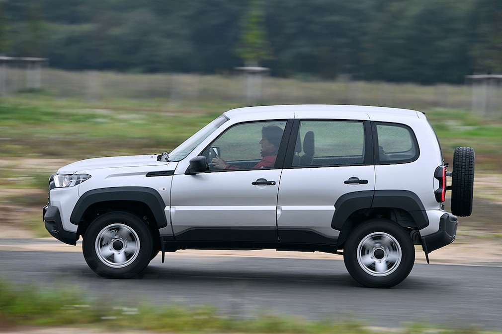 Lada Niva Travel