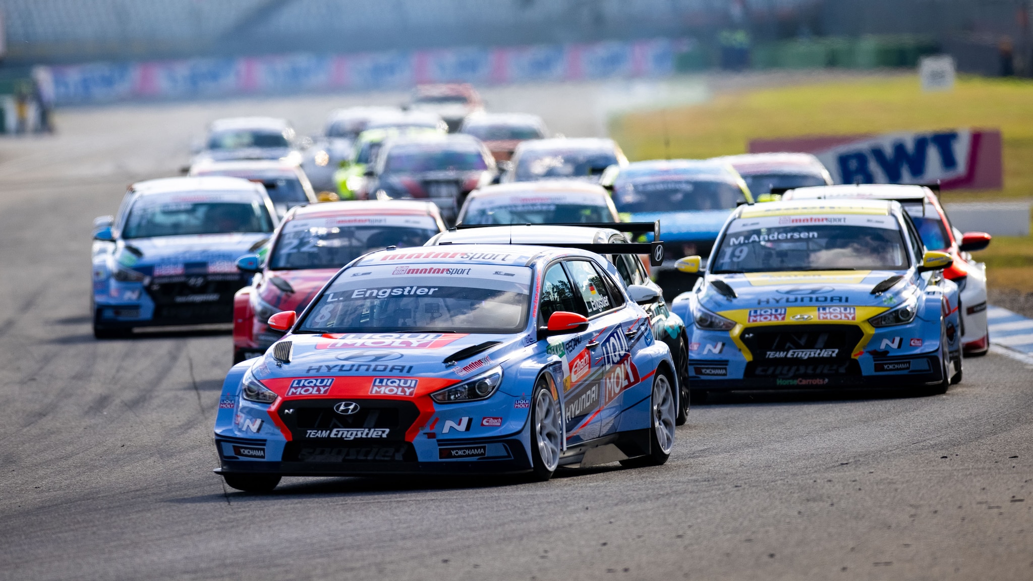 TCR Germany Engstler Vor Titelgewinn AUTO BILD tcr-germany-engstler-vor-titelgewinn-auto-bild