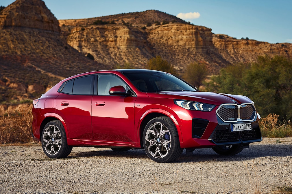 BMW iX2 xDrive30