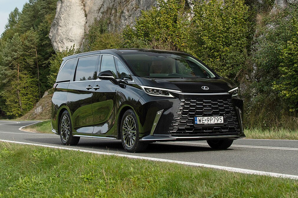 Lexus LM 350h