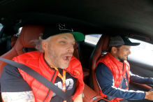 Sidney Hoffmann und Koch Steffen Henssler sind auf der Piste