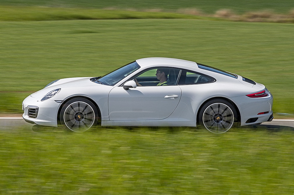Porsche 911 Carrera