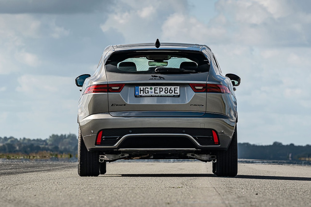 Jaguar E-Pace P300e AWD