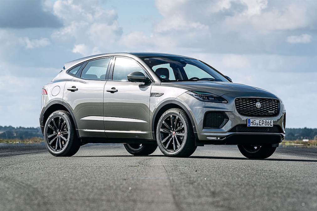 Jaguar E-Pace P300e AWD
