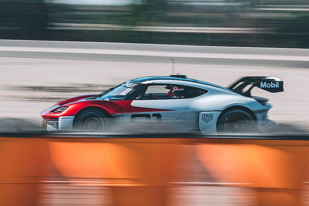 Porsche Mission R