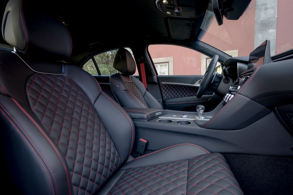Genesis G70 Shooting Brake 2.2D