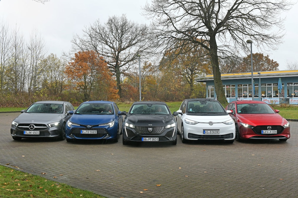 VT_Mazda_3_Mercedes A220d_Peugeot_308_Toyota_Corolla_VW_ID.3