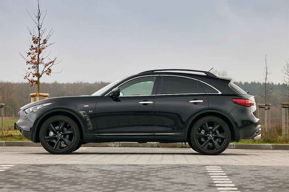 Infiniti QX70