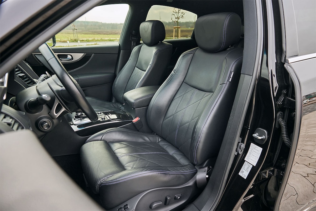 Infiniti QX70