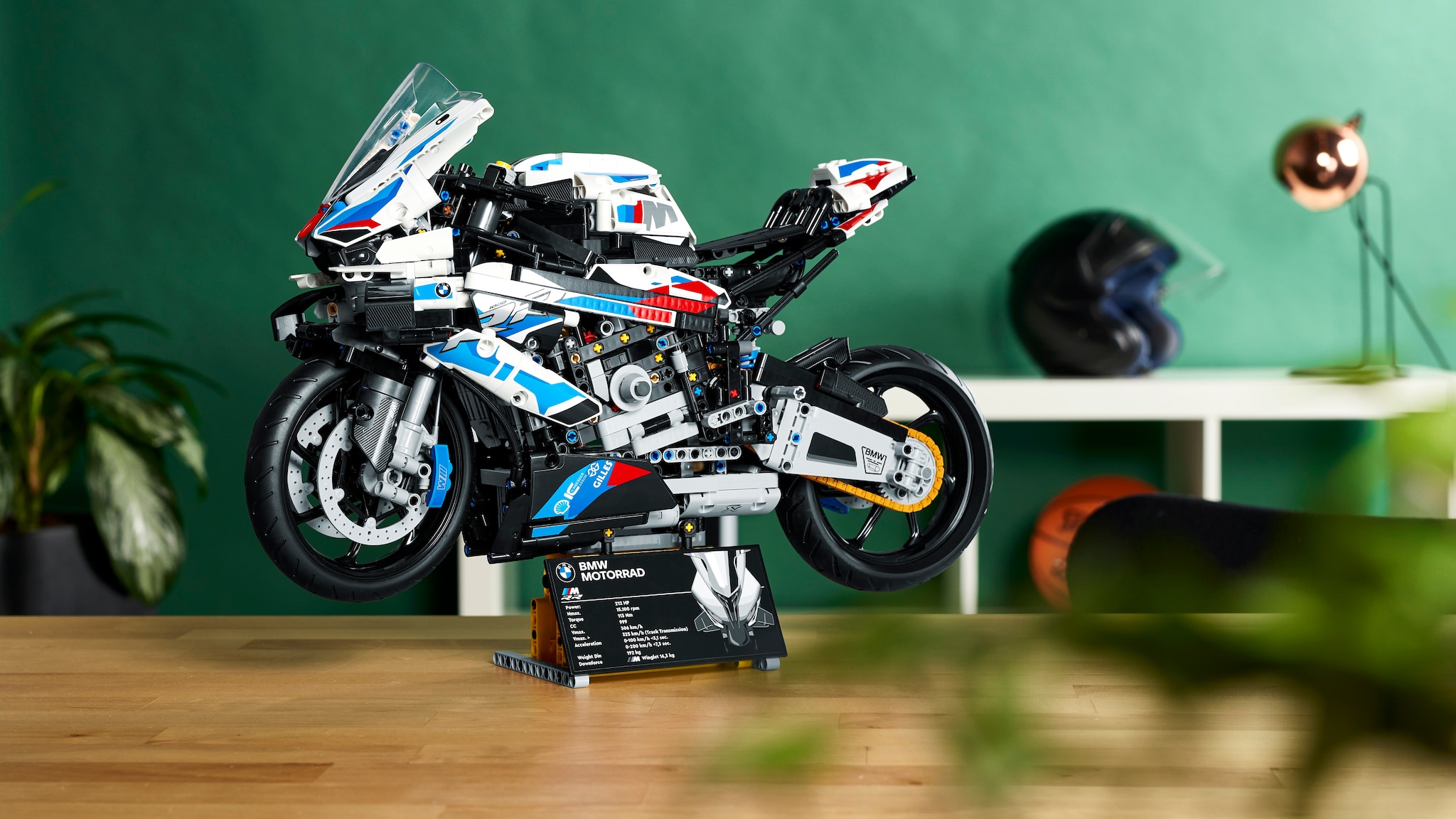 Bike-Alarm: Lego Technic bringt die BMW M 1000 RR als Bausatz - AUTO BILD