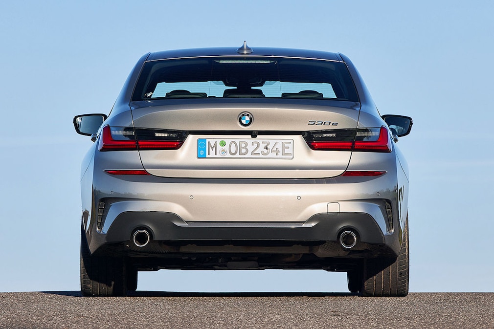 BMW 330e