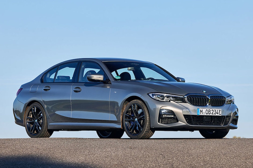 BMW 330e