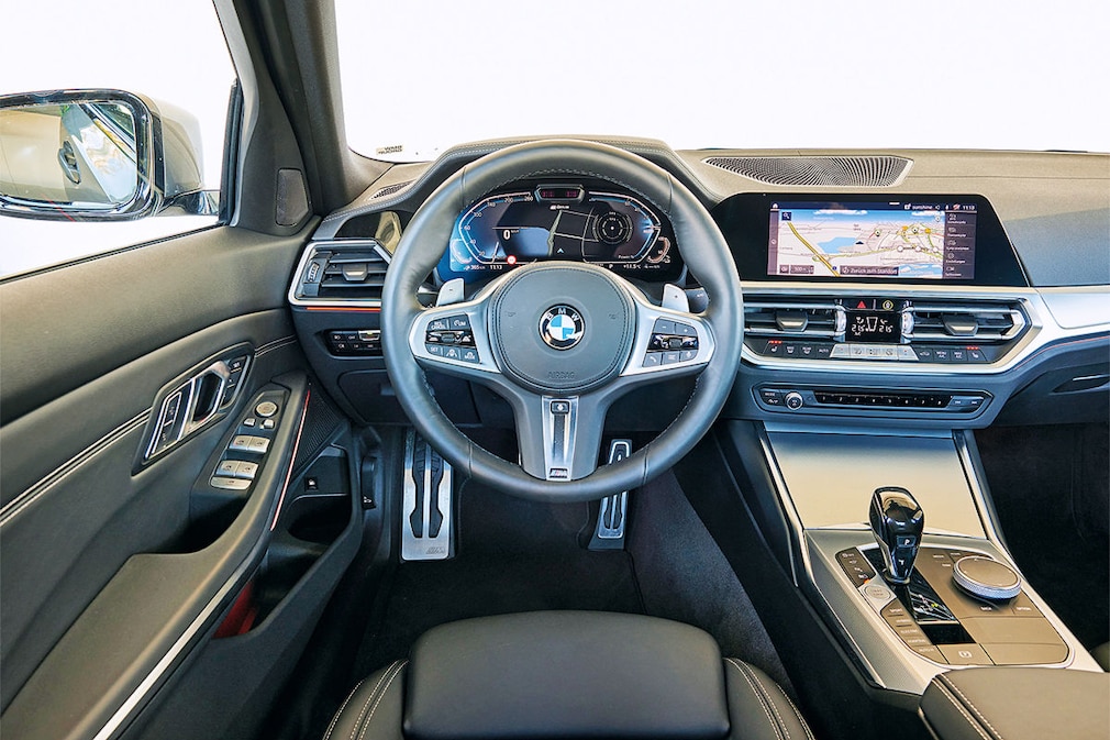 BMW 330e