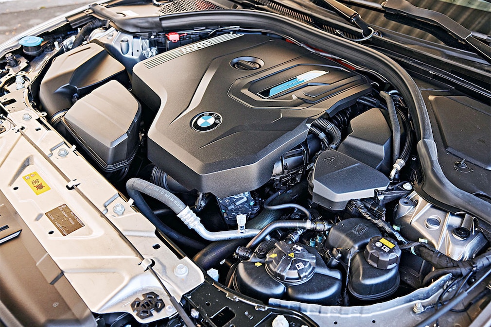 BMW 330e