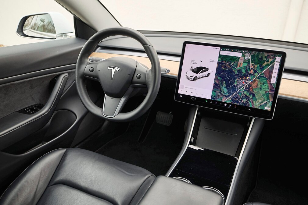 Tesla Model 3 Long Range Dual Motor (2020)