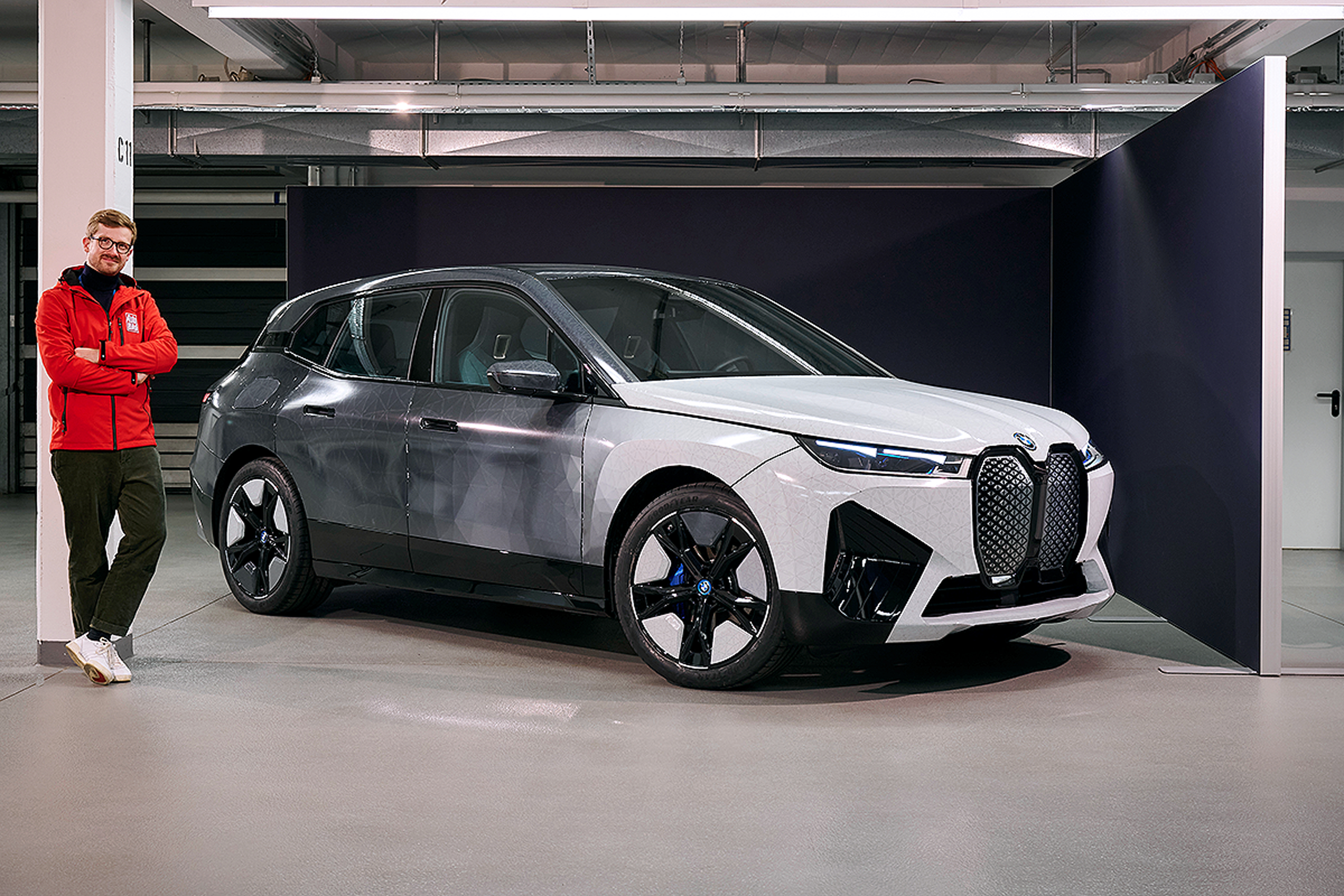 BMW auf CES: Elektroauto iX kann die Farbe mit Smartphone ändern