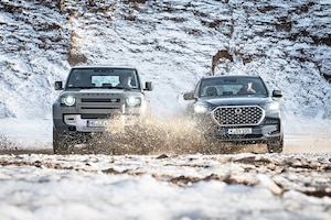 Land Rover Defender 90 D300 SsangYong Rexton e-XDi 220