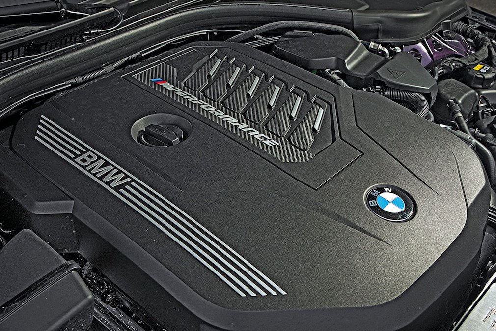 BMW M240i