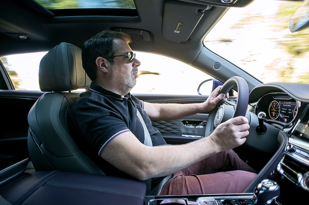 Bentley Flying Spur Hybrid