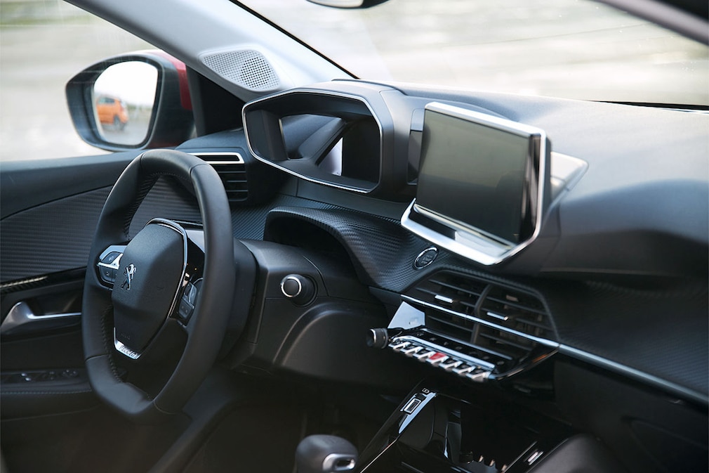 Peugeot 208 PureTech 100