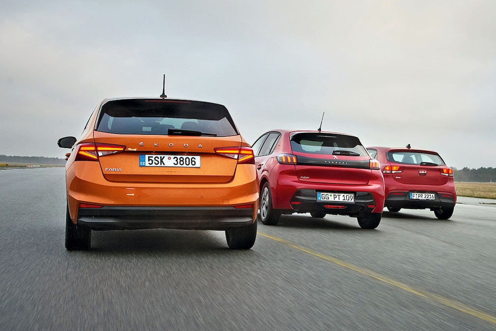 Skoda Fabia 1.0 TSI Peugeot 208 PureTech 100 Kia Rio 1.0 T-GDI