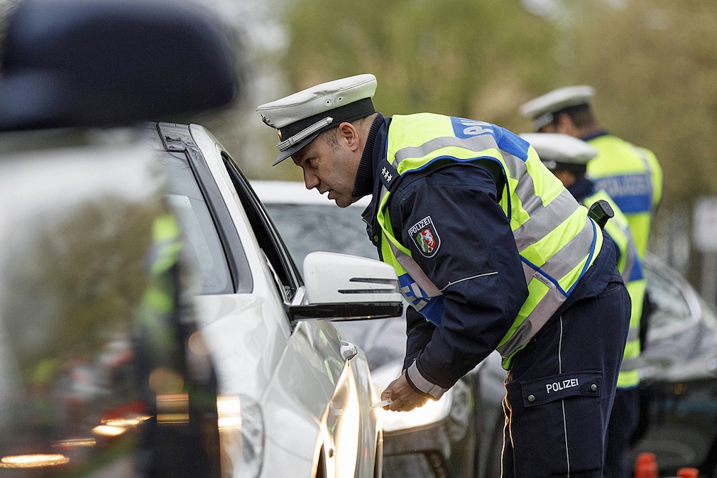 Verkehrskontrolle der Kölner Polizei