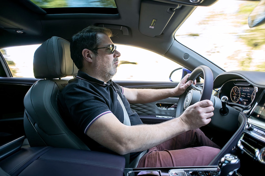 Bentley Flying Spur Hybrid