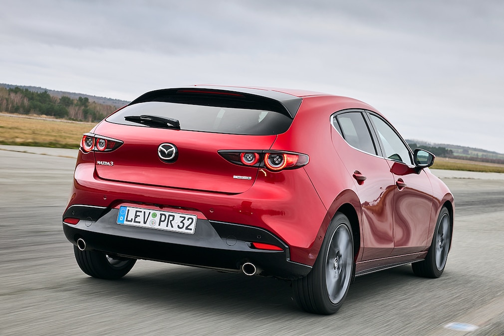 Mazda 3 e-Skyactiv G 2.0 M Hybrid Mazda 3 e-Skyactiv G 2.0 M Hybrid
