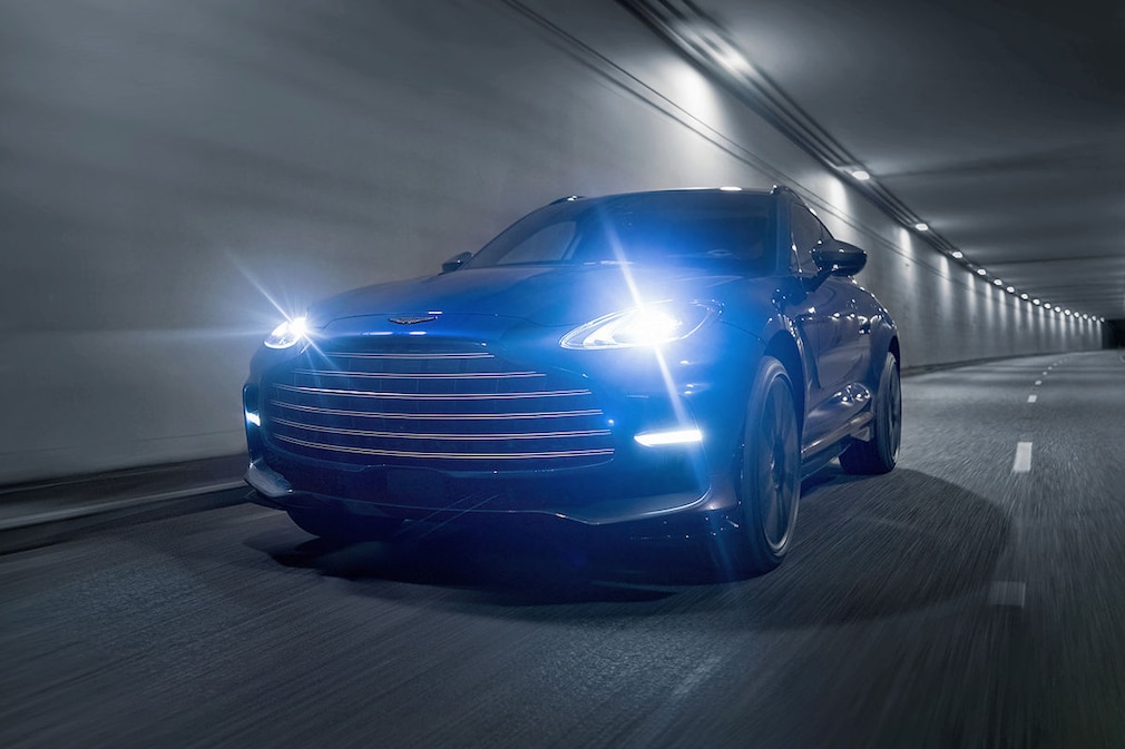 Aston Martin DBX 707