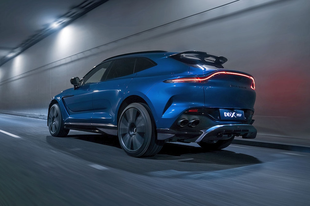 Aston Martin DBX 707