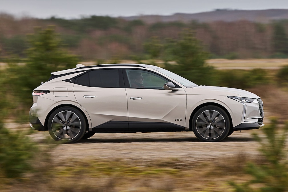 DS4 E-Tense Cross