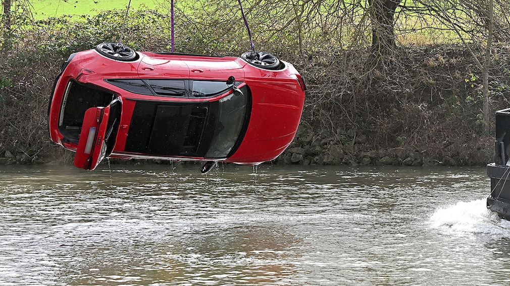Unfall im Neckar - Audi RS6
