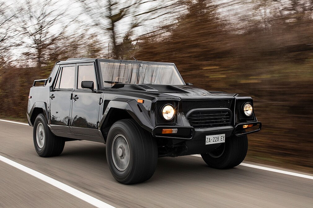 Lamborghini LM002